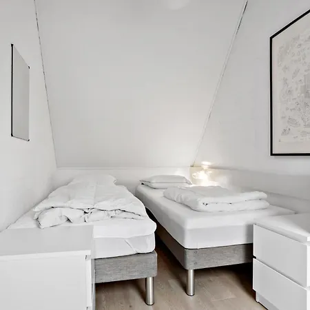 Vakantiehuis Stunning In With Sauna Gudhjem